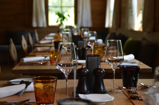 Aprovechar la luz natural para ahorrar energía en tu restaurante